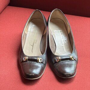 Salvatore Ferragamo Vintage Croc-Embossed Leather Loafers Size 6.5